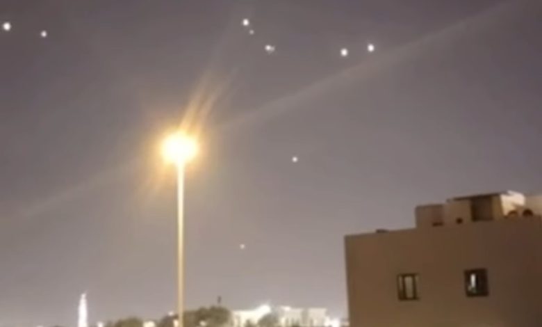 الداخلية القطرية: القوات المسلحة القطرية تتصدى لأهداف في سماء الدوحة