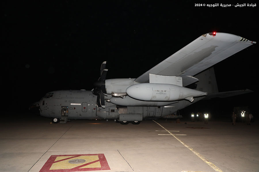 وصول طائرة مساعدات من ايطاليا الى مطار بيروت