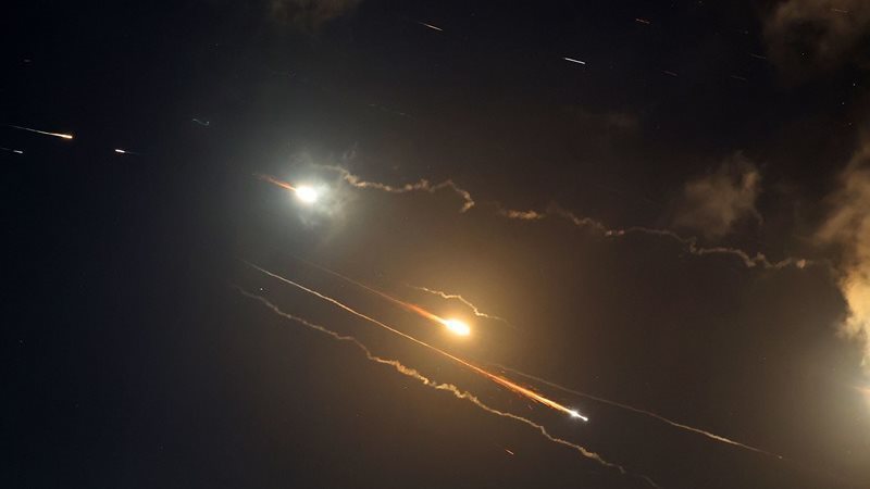 التلفزيون الإيراني: بدء موجة جديدة من الهجمات الصاروخية باتجاه الأراضي المحتلة