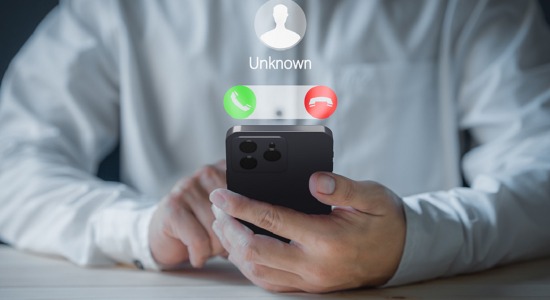 اتصال من الجيش الإسرائيلي بمدير مركز الدفاع المدني في سحمر أحمد كريم يطلب منع المواطنين والصحافيين من التوجه إلى جسر سحمر