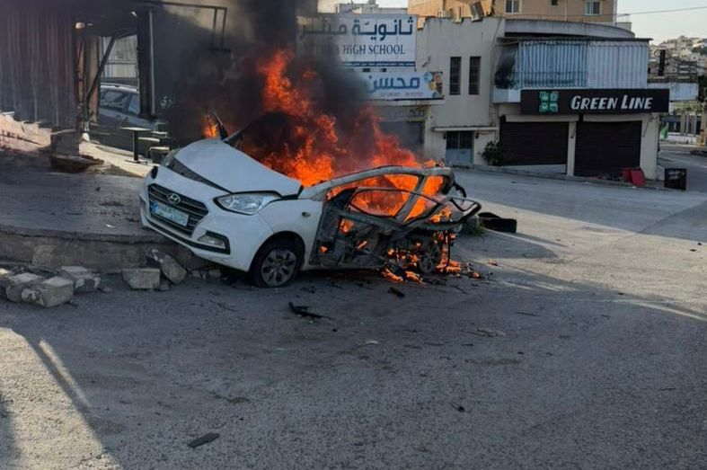 4 شهداء في استهداف سيارة من مسيرة محيط دوار كفررمان النبطية