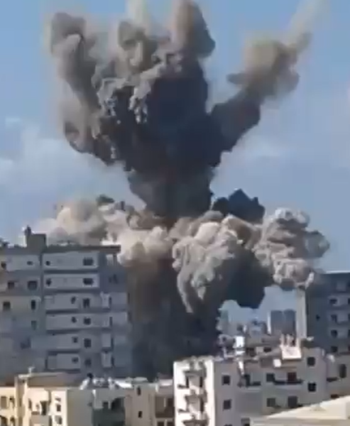 الغارة على المبنى المهدد في العباسية