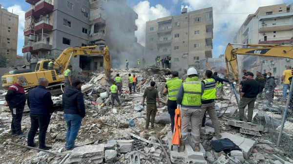 شهيدان و23 جريحا في الغارة على صور والجث جار عن مفقودين