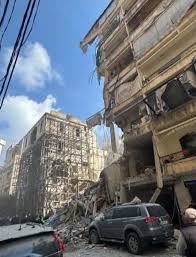 إنهيار المبنى المستهدف في عين المريسة أثناء تنفيذ عملية الإنقاذ