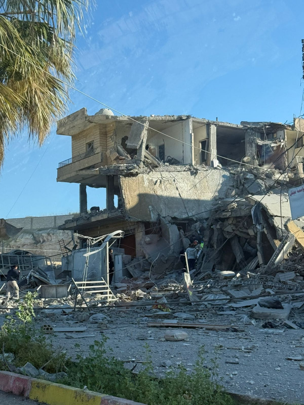 الدمار بعد الغارة على زفتا