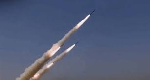 إذاعة الجيش الإسرائيلي: اعتراض 4 صواريخ في سماء كرميئيل شمالي إسرائيل وسقوط خامس في منطقة مفتوحة