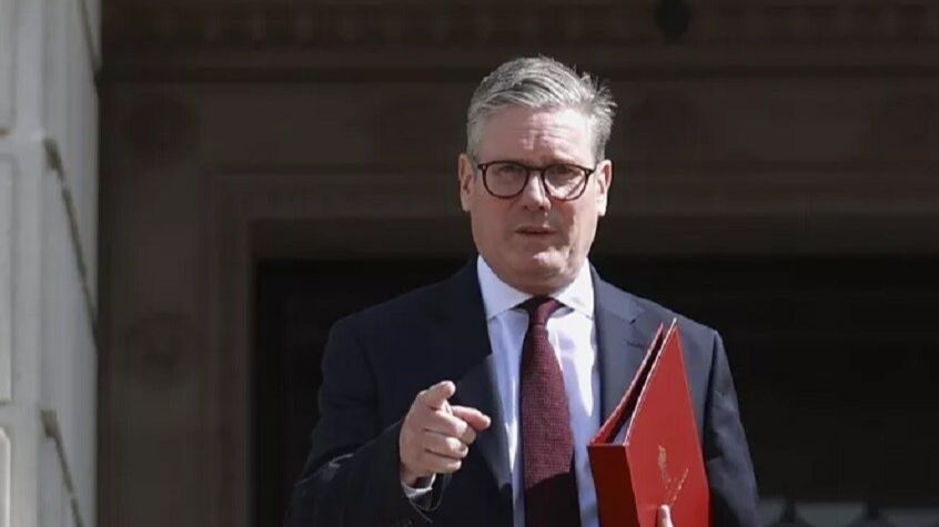 ستارمر: لن نرضخ لضغوط ترامب للانضمام الى الحرب في الشرق الأوسط