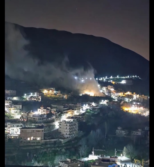 افاد مراسل جزين تحكي جوني كيوان عن استهداف منزل في شبعا