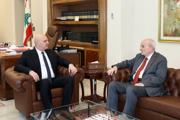 رئاسة الجمهورية: الرئيس جوزاف عون عرض مع وزير الدفاع ميشال منسى الأوضاع الأمنية ولا سيما في الجنوب في ضوء وقف إطلاق النار