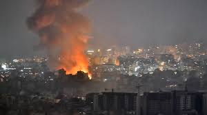 أفيخاي أدرعي: أيها اللبنانيون خلف هذه المشاهد التي تشاهدونها تختبئ حقيقة مرعبة كشفتها وثائق حزب الله التي ضبطتها قواتنا في جنوب لبنان