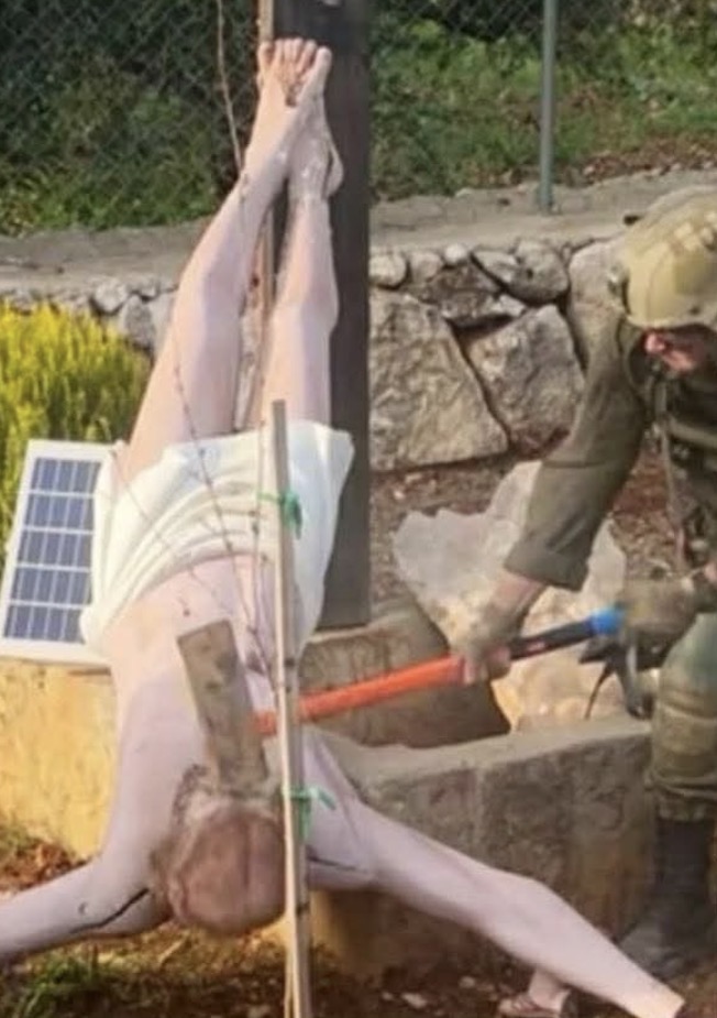 ​الجيش الاسرائيلي اعلن فتح تحقيق في حادث تحطيم تمثال السيد المسيح في جنوب لبنان في دبل