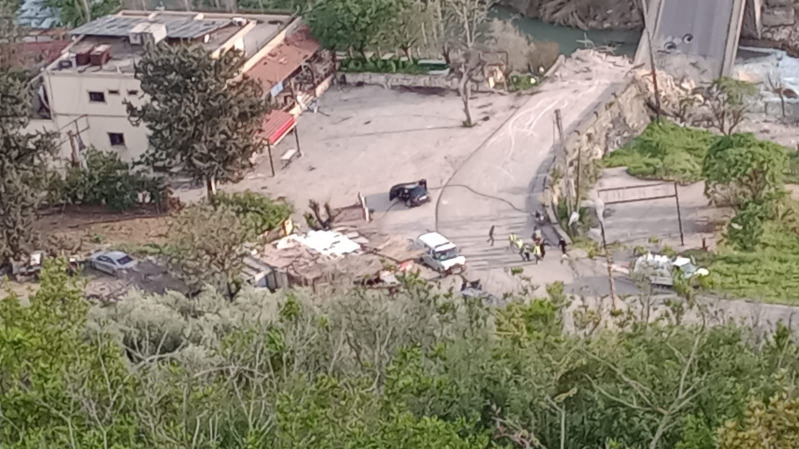 4 اصابات في استهداف سيارة في قعقعية الجسر