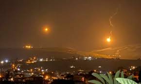 قنابل مضيئة فوق منطقة الجلاحية في الخيام وتفجير في ميس الجبل