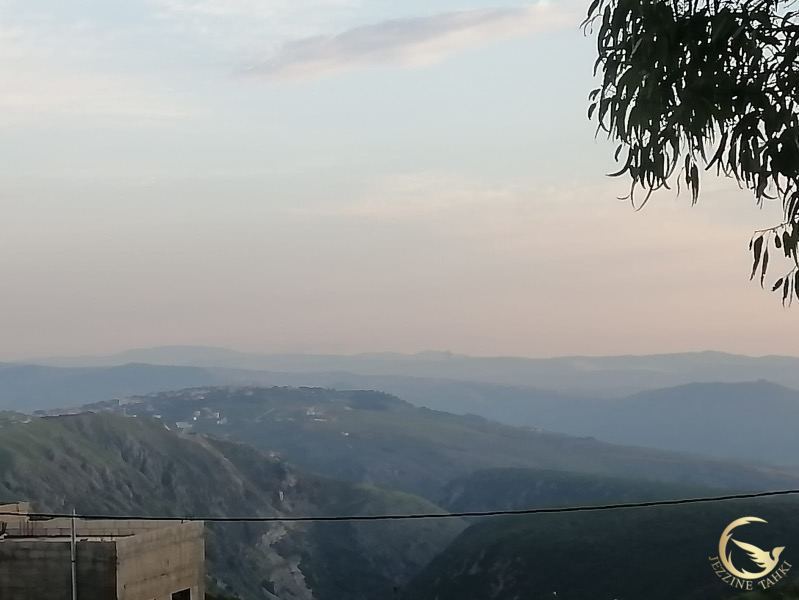 افاد مراسل جزين تحكي جوني كيوان عن غارة على بني حيان والطيران الحربي في اجواء الخيام ومرجعيون