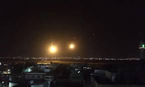 قصف لأطراف بلدة المعلية بالقطاع الغربي وقنابل مضيئة فوق بلدة رامية