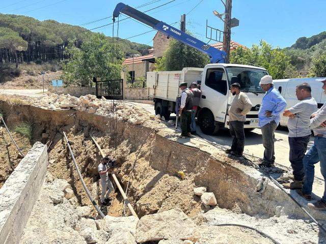 بمؤازرة الجيش اللبناني... مؤسسة مياه لبنان الجنوبي تصلح الأعطال في سجد والعيشية