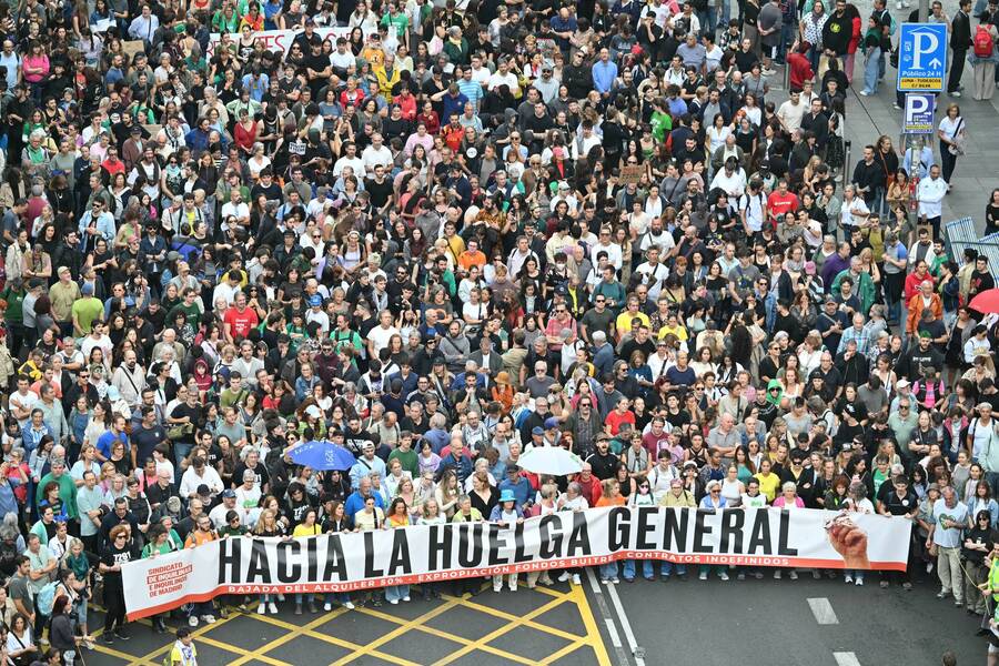 عشرات آلاف المتظاهرين في مدريد ومدن إسبانية أخرى على خلفية أزمة السكن