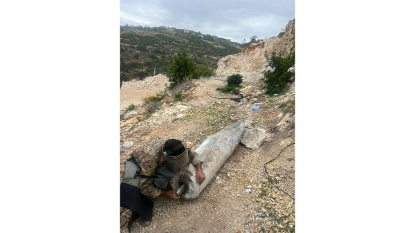 الجيش: تفكيك قنبلتَي طيران غير منفجرتَين من مخلفات العدوان الإسرائيلي في بلدتَي كفرا وتولين